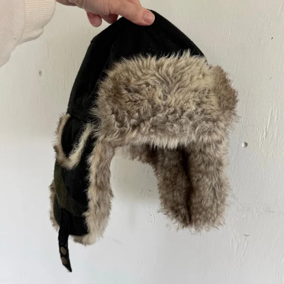 Woolrich Woolen Mills Trapper Hat - Black & Faux Fur - Size Medium - Picture 9 of 9